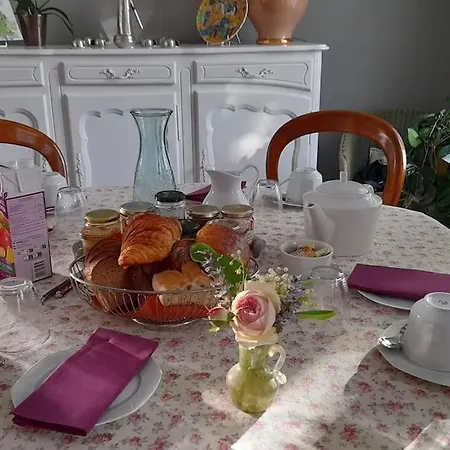 Les Abelias Bed & Breakfast