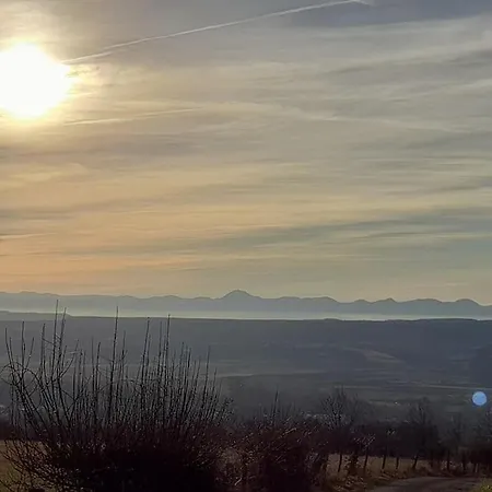 Les Abelias Bed & Breakfast